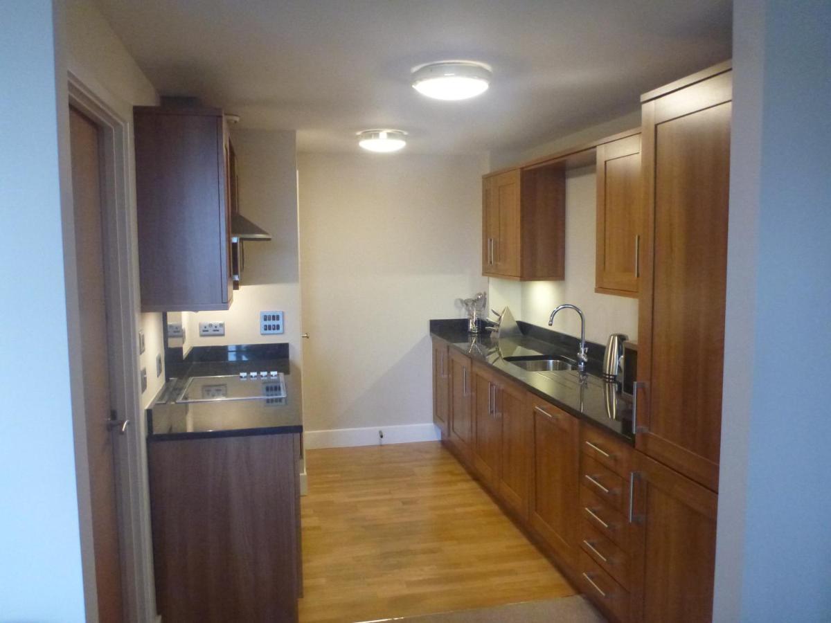 Serviced Apartment *