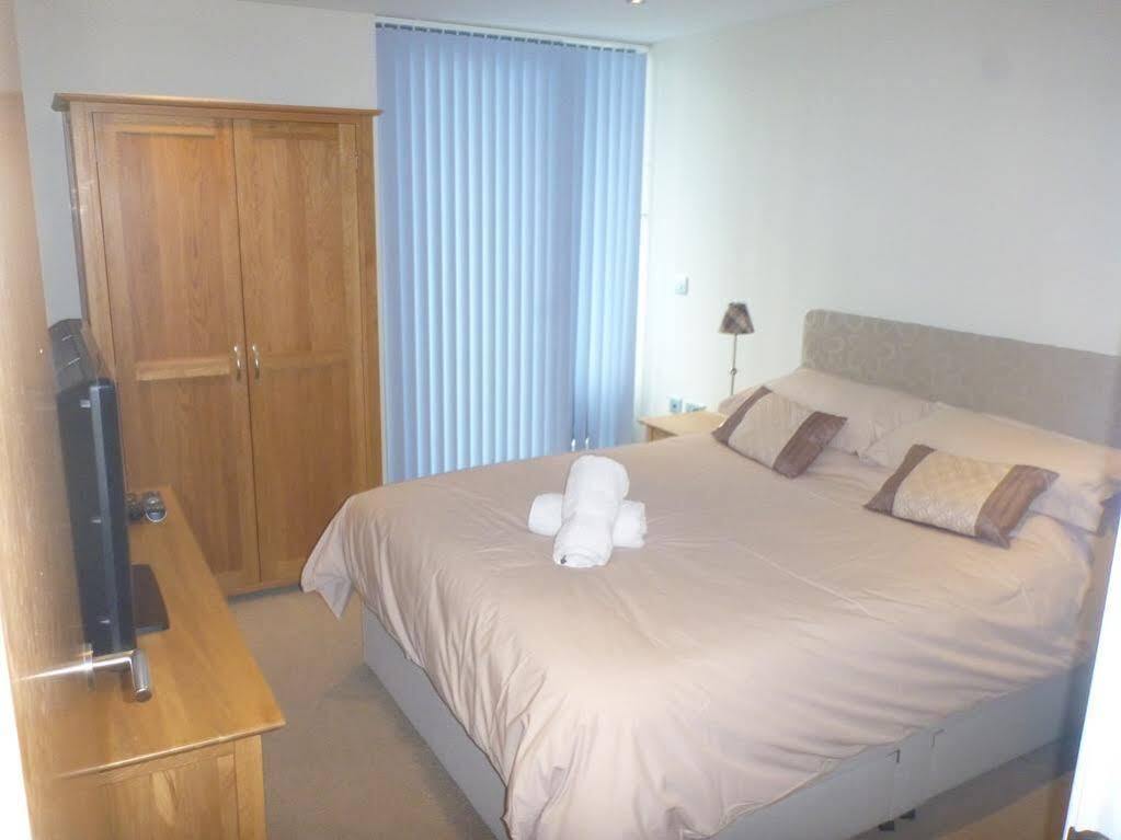 Serviced Apartment *